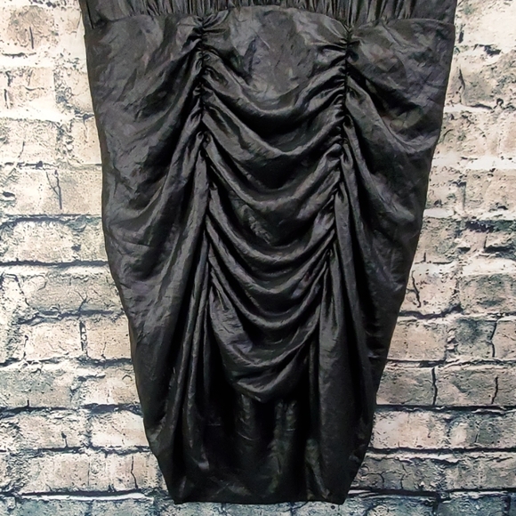 BCBGMaxAzria | Gothic Black Ruched Blouson Dress - Picture 4 of 10